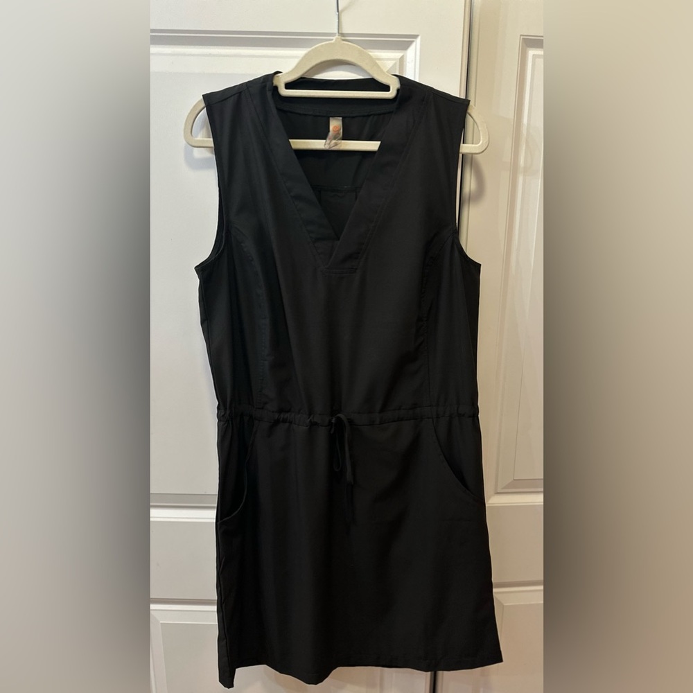 New without tags women’s Mono B Black Sleeveless Dress with Pockets